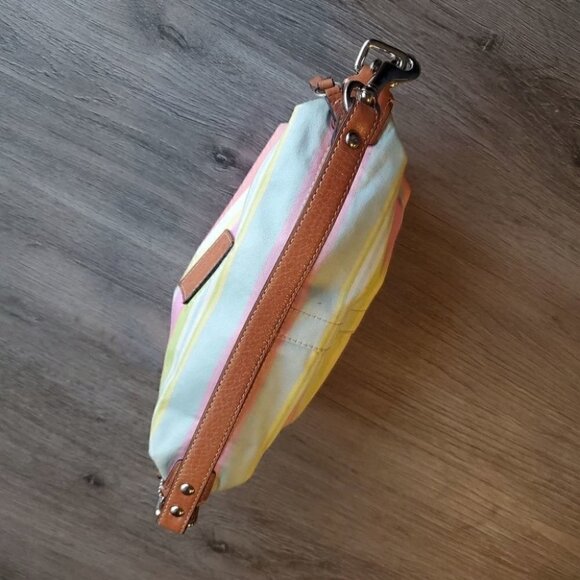 Coach Wristlet - Picture 4 of 8